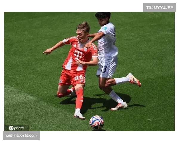 拜仁18岁小将卡尔传射建功但19次丢失球权,攻防表现两极分化